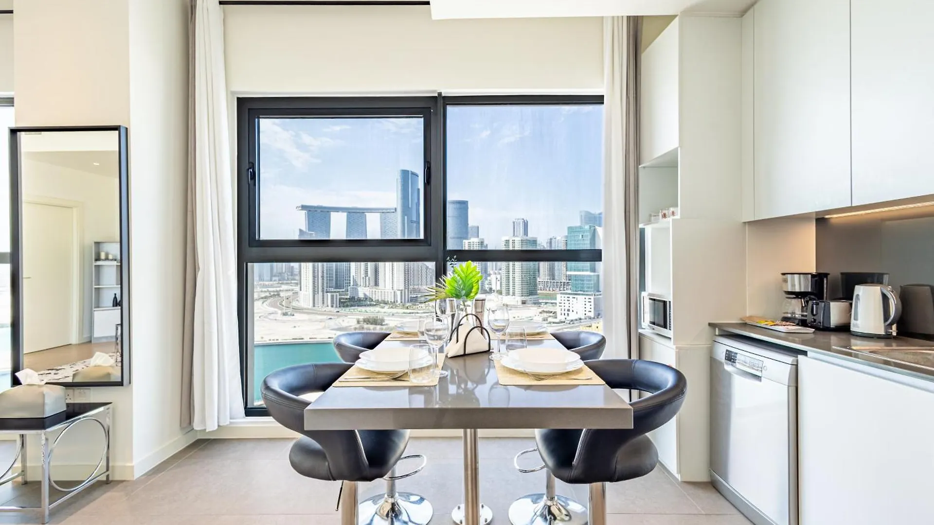 Apartment Pixel - Beachfront - Private Beach - 1Br - Paddle - Reem Abu Dhabi United Arab Emirates
